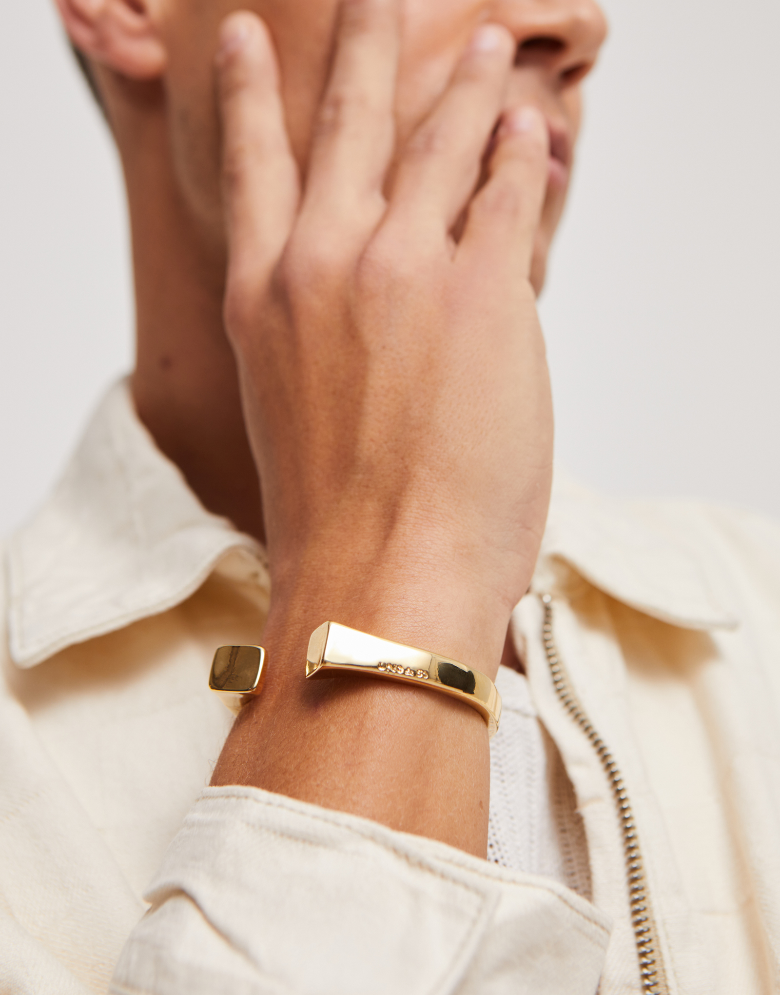 Bangle bracelet with square shape, Golden, large thumbnail